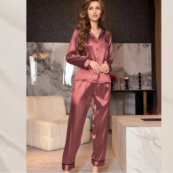 Luxurious Silky Satin Long Sleeve 2pc Pajamas Set in Paprika Sz XL Brand New - Picture 5 of 6
